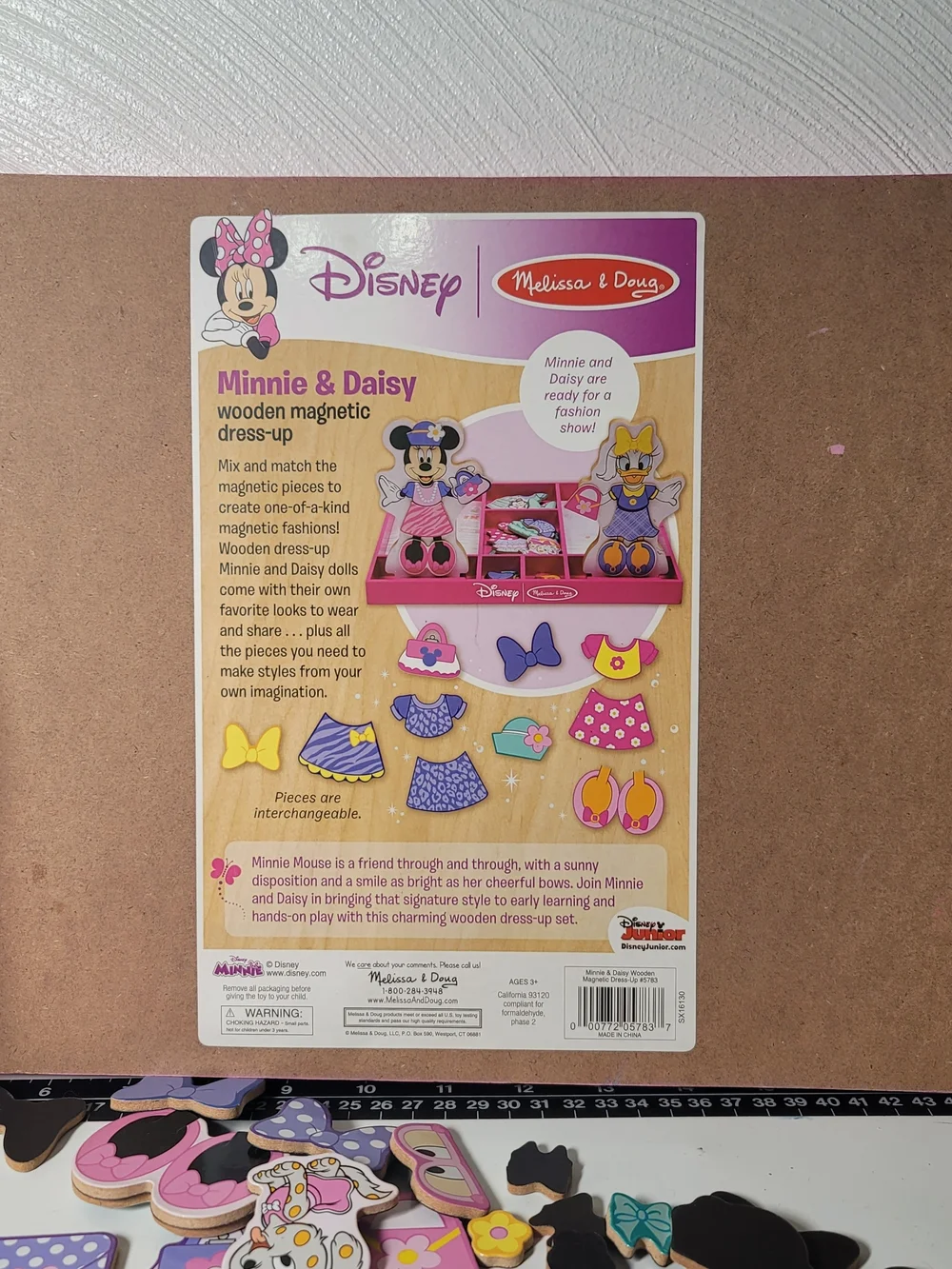LN Disney Melissa & Doug Minnie & Daisy Wooden Magnetic Dress-Up Dolls With Tray